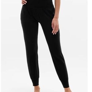 Athleta Salutation High Rise Jogger in Black Size XL
